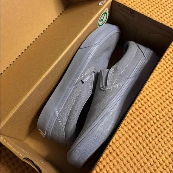 New in Box Vans Classic Slip-On | Pastel Mono Dusty Blue | US Women 8.5 / Men 7 - Picture 15 of 16